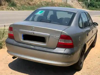 Sloopvoertuig OPEL VECTRA B BERLINA Básico (1999->) van het jaar 1998 aangedreven X18XE1
