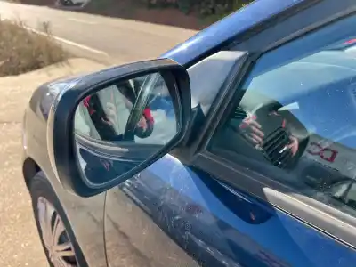 Scrapping Vehicle toyota corolla (e12) 2.0 d-4d luna berlina of the year 2004 powered 1cdftv