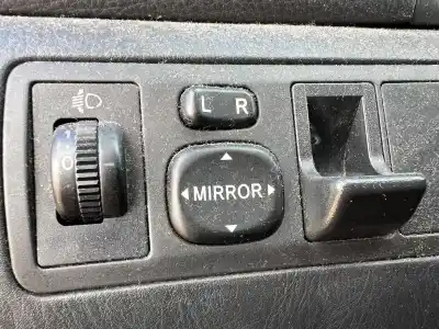 Scrapping Vehicle toyota corolla (e12) 2.0 d-4d luna berlina of the year 2004 powered 1cdftv