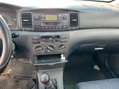 Scrapping Vehicle toyota corolla (e12) 2.0 d-4d luna berlina of the year 2004 powered 1cdftv