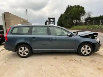 Sloopvoertuig VOLVO V70 FAMILIAR  van het jaar 2008 aangedreven D4204T