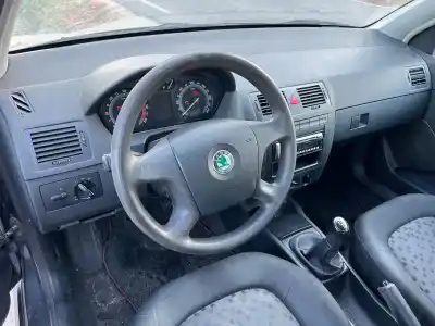 Scrapping Vehicle skoda fabia (6y2/6y3) young line of the year 2005 powered asy