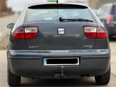 Veicolo di demolizione SEAT LEON (1M1) Sport dell'anno 2001 alimentato AXV