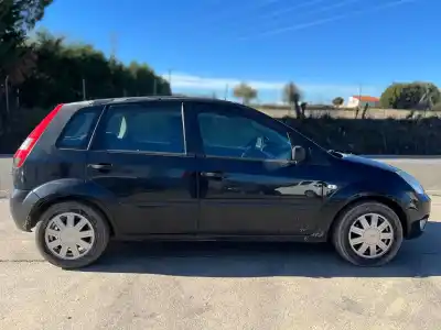 Vehicul casat ford fiesta (cbk) trend al anului 2004 alimentat fxjb