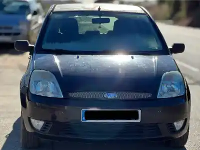 Vehicul casat ford fiesta (cbk) trend al anului 2004 alimentat fxjb