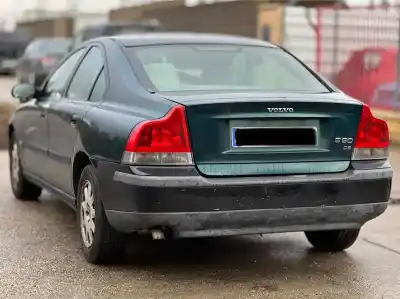 Vehicul casat volvo s60 berlina d5 al anului 2002 alimentat d5244t