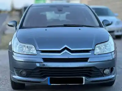 Vehicul casat citroen c4 berlina vtr plus al anului 2004 alimentat 9hydv6ted4