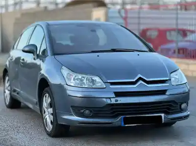 Vehicul casat citroen c4 berlina vtr plus al anului 2004 alimentat 9hydv6ted4