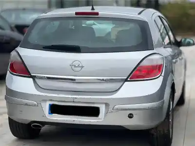Véhicule à la ferraille opel astra h berlina cosmo de l'année 2006 alimenté z17dth