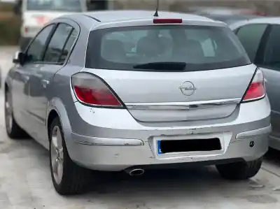 Véhicule à la ferraille opel astra h berlina cosmo de l'année 2006 alimenté z17dth