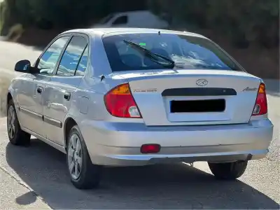 Véhicule à la ferraille hyundai accent (lc) l crdi de l'année 2004 alimenté d3ea