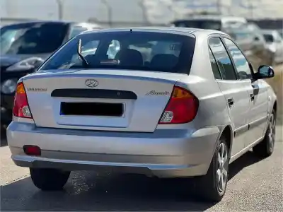 Véhicule à la ferraille hyundai accent (lc) l crdi de l'année 2004 alimenté d3ea