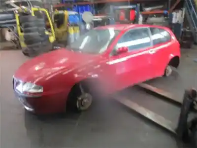 Veículo de Sucata alfa romeo alfa 147 (190) 1.9 jtd impression do ano 2004 alimentado 182 b9.000