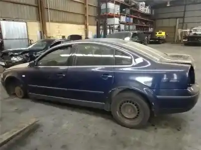 Sloopvoertuig volkswagen passat berlina (3b3) 2.0 van het jaar 2001 aangedreven azm