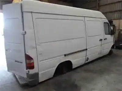 Scrapping Vehicle MERCEDES-BENZ SPRINTER FURGÓN 2.2 211 CDI (901.6/902.661-662) of the year 2001 powered D611981