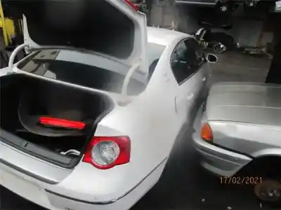Здавання транспортного засобу volkswagen passat berlina (3c2) 2.0 tdi року 2010 потужний cba