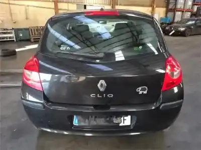 Veículo de Sucata renault clio iii 1.5 dci do ano 2008 alimentado d/ k9k t 7