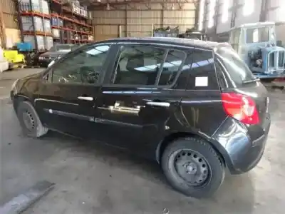Veículo de Sucata renault clio iii 1.5 dci do ano 2008 alimentado d/ k9k t 7