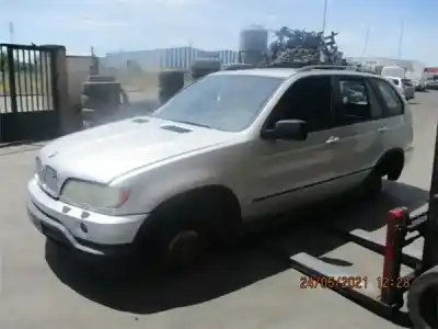 Veículo de Sucata bmw x5 (e53) 4.4i automático do ano 2001 alimentado 44-8s 2 g
