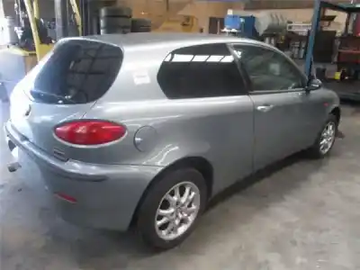 Veículo de Sucata alfa romeo alfa 147 (190) 1.6 t.spark distinctive do ano 2001 alimentado ar 32104