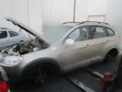 Veículo de Sucata CHEVROLET CAPTIVA 2.0 VCDI LT do ano 2006 alimentado LLW
