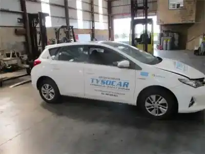 Здавання транспортного засобу toyota auris (e18) 1.8 hybrid active року 2013 потужний 2zr