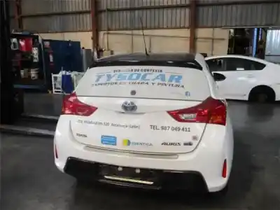 Здавання транспортного засобу toyota auris (e18) 1.8 hybrid active року 2013 потужний 2zr