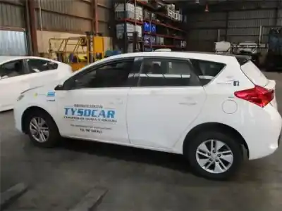 Здавання транспортного засобу toyota auris (e18) 1.8 hybrid active року 2013 потужний 2zr