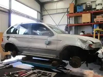 Veículo de Sucata bmw serie x5 (e53) 3.0d do ano 2016 alimentado m57 306 d1