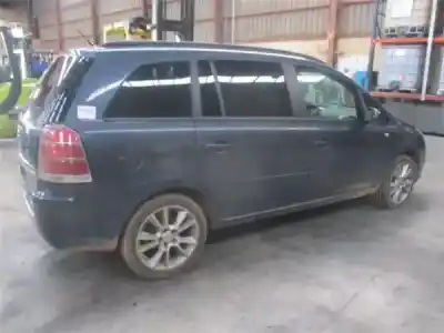Veicolo di demolizione opel zafira b 1.9 cdti dell'anno 2005 alimentato d-z19dt