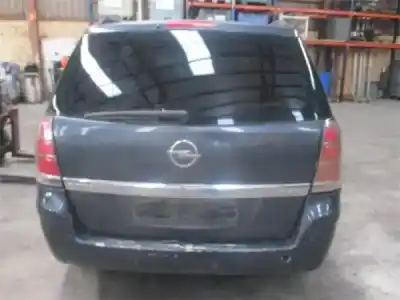 Veicolo di demolizione opel zafira b 1.9 cdti dell'anno 2005 alimentato d-z19dt