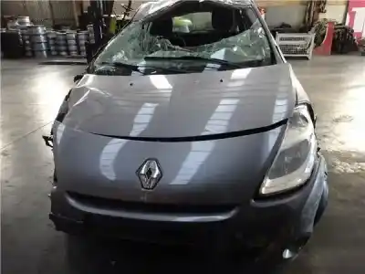 Veículo de Sucata RENAULT CLIO III 1.2 16V do ano 2011 alimentado G-D4F D7