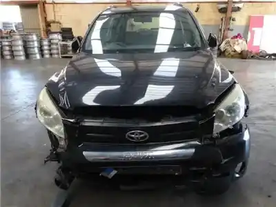 Scrapping Vehicle TOYOTA RAV4 (A2) 2.0 D-4D 4WD of the year 2003 powered 