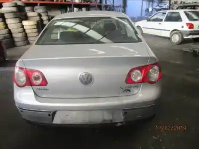 Veículo de Sucata volkswagen passat berlina (3c2) 2.0 tdi do ano 2005 alimentado bkp