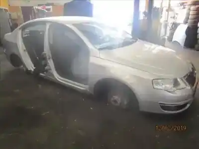 Veículo de Sucata volkswagen passat berlina (3c2) 2.0 tdi do ano 2005 alimentado bkp