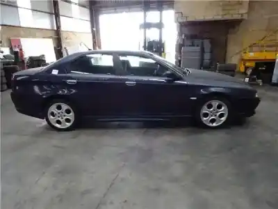 Véhicule à la ferraille alfa romeo alfa 166 2.4 jtd de l'année 2002 alimenté 841 c000