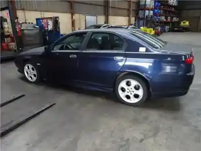 Véhicule à la ferraille alfa romeo alfa 166 2.4 jtd de l'année 2002 alimenté 841 c000