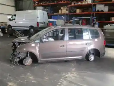 Veículo de Sucata volkswagen touran (1t3) 1.6 tdi do ano 2011 alimentado cayc