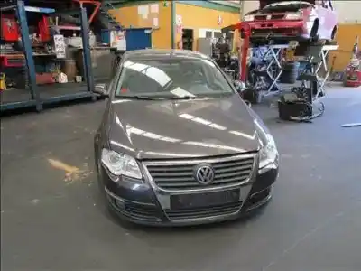 Veículo de Sucata volkswagen passat berlina (3c2) 2.0 tdi do ano 2005 alimentado bkp