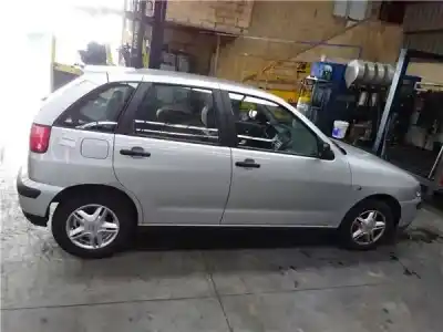 Veículo de Sucata seat ibiza (6k1) 1.6 do ano 2000 alimentado alm