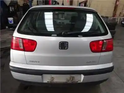 Veículo de Sucata seat ibiza (6k1) 1.6 do ano 2000 alimentado alm