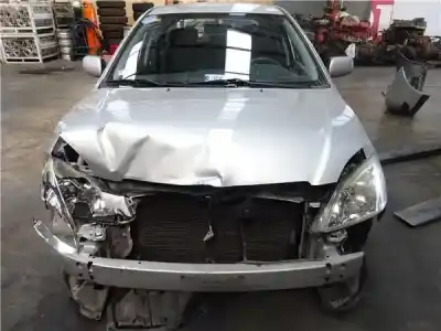 Veículo de Sucata TOYOTA COROLLA (E12) 2.0 D-4D do ano 2003 alimentado 1CD-FTV