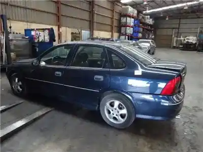 Veículo de Sucata opel vectra b berlina 2.0 dti 16v do ano 2001 alimentado y 20 dth