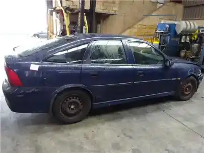 Sloopvoertuig opel vectra b berlina 2.0 dti 16v van het jaar 2001 aangedreven y 20 dth