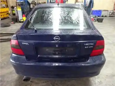 Sloopvoertuig opel vectra b berlina 2.0 dti 16v van het jaar 2001 aangedreven y 20 dth