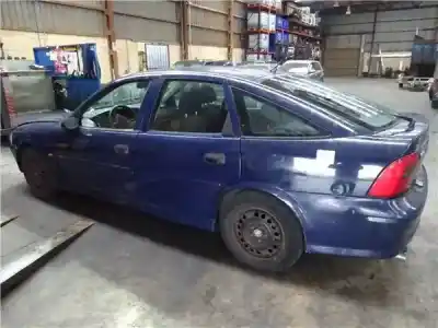 Sloopvoertuig opel vectra b berlina 2.0 dti 16v van het jaar 2001 aangedreven y 20 dth