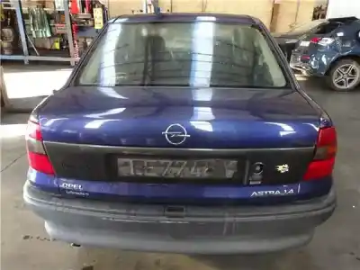 Vehículo de desguace opel                                               astra f sedán (t92)                                                                                                                                                                                                                                        1.4 si (f19. m19)                                                                                                                                                                                                                                          del año 1994 con motor c 14 se