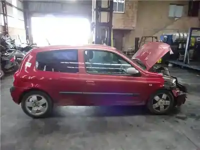 Здавання транспортного засобу RENAULT CLIO II FASE II (B/CB0) 1.4 16V року 2004 потужний G/ K4J C7
