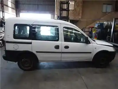 Veicolo di demolizione opel combo 1.3 cdti 16v dell'anno 2006 alimentato z 13 dt