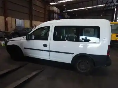 Veicolo di demolizione opel combo 1.3 cdti 16v dell'anno 2006 alimentato z 13 dt